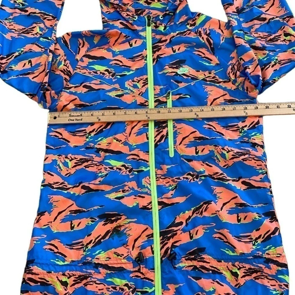 Nike Women's Packable Camouflage Trail Running Jacket